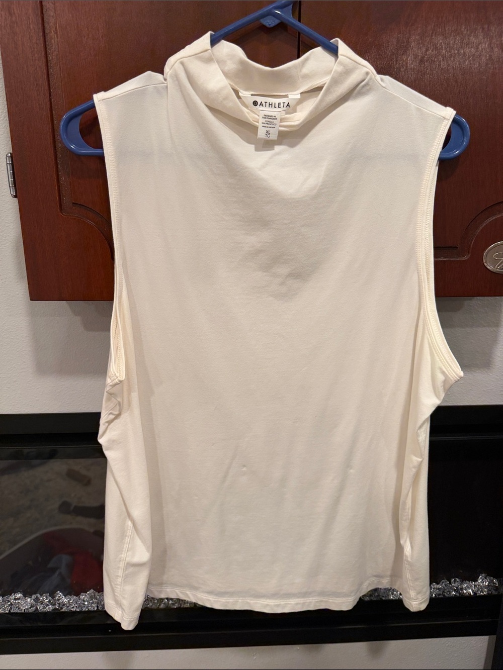Athleta Cream Sleeveless Hooded Tank